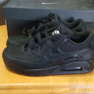 Brand new Womens Black Nike Air Max size 8